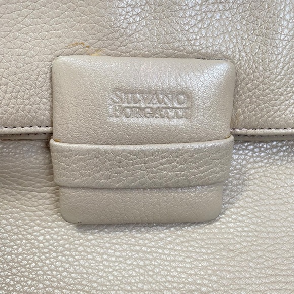 Pebbled Italian Leather shoulder bag - Picture 2 of 15